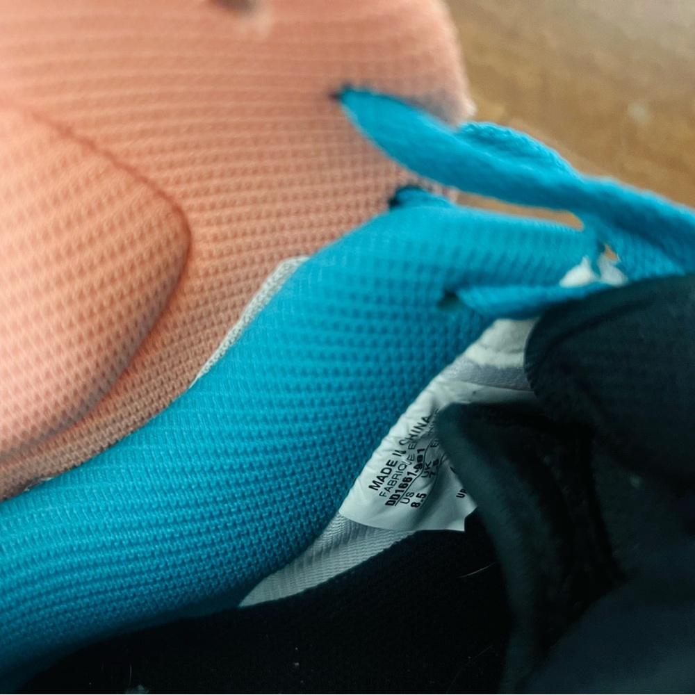 Nike Vibrant High-Top Sneakers with Teal and coral size 8.5 - Picture 7 of 12